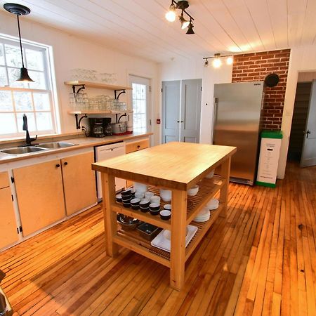 Le Partage Lodge: Destination Plein Air Et Sociale Val-Morin Buitenkant foto